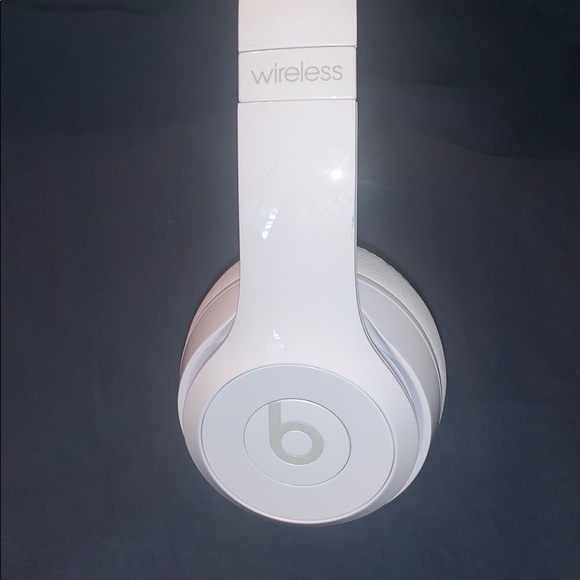 Beats Solo3 Wireless headphones - Picture 2 of 4